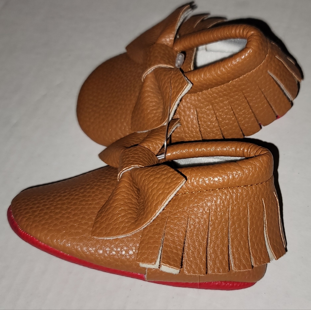 Moccasin type baby booties brown fringe Bow crib shoes Boots